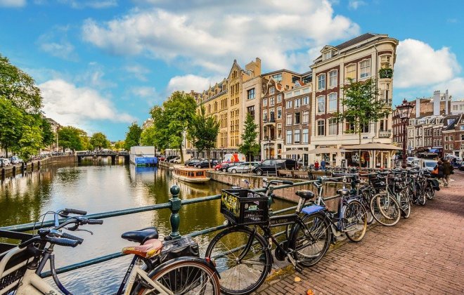 amsterdam-2241485_960_720.jpg