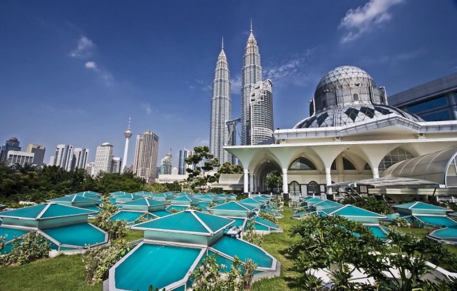 Petronas-Twin-Towers-v-Kuala-Lumpur.jpg