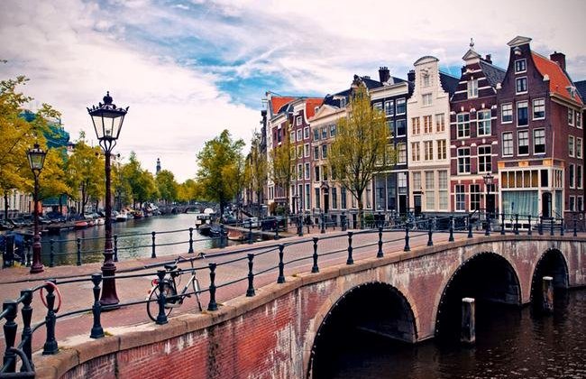 amsterdam1-650x450 (1).jpg