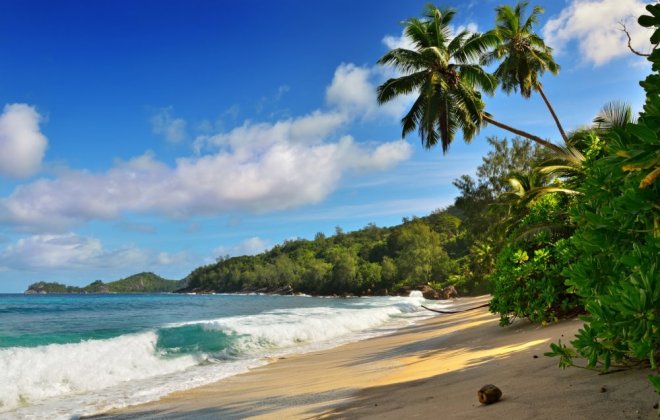 takamaka-beach-mahe-seychelles.jpg