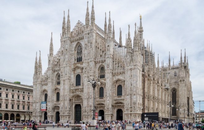 Milano,_Duomo,_2016-06_CN-03.jpg