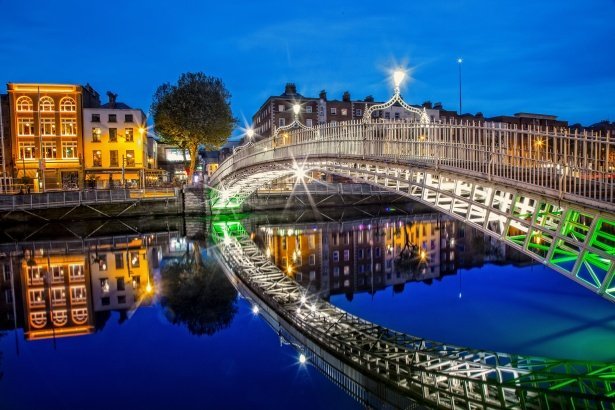 hapenny-bridge-dublin.jpg