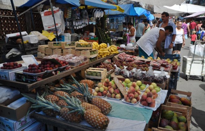 Fruit-Market-in-Rocinha.jpg