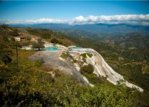 Vodopád uprostřed hor - Hierve el Agua 