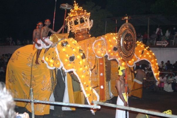 Esala Perahera.jpg