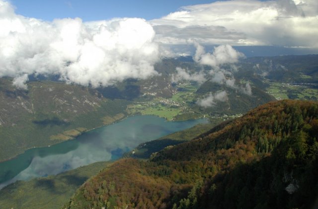 jezero Bohinj.jpg