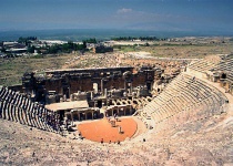 Navštivte turecký Hierapolis u Pamukkale