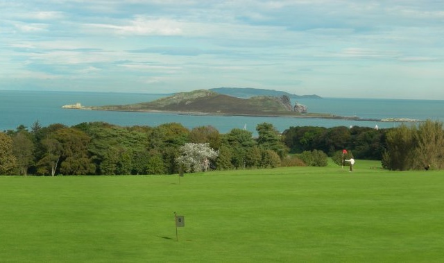 golfové pole v Dublinu