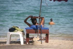 woman-on-the-beach-919835-m.jpg