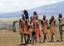 Tanec s africkým kmenem Masajů