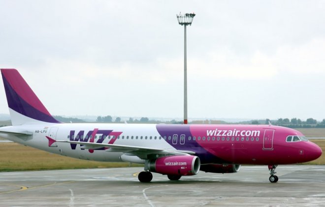 Airbus_A320-200.jpg